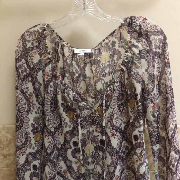 Delia’s floral purple sinched scoop neck top, long sleeve Size Small - Picture 2 of 6